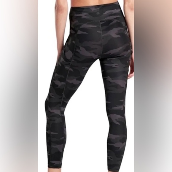 Athleta Ultimate Camo 7/8 tight XS - Picture 1 of 1